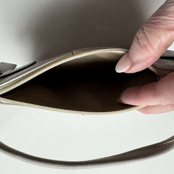 Coach white leather wristlet - Picture 2 of 2